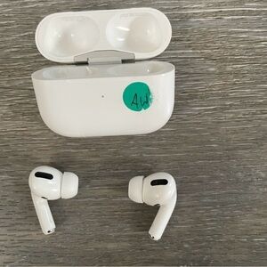 Apple AirPod Pro & rechargeable case.